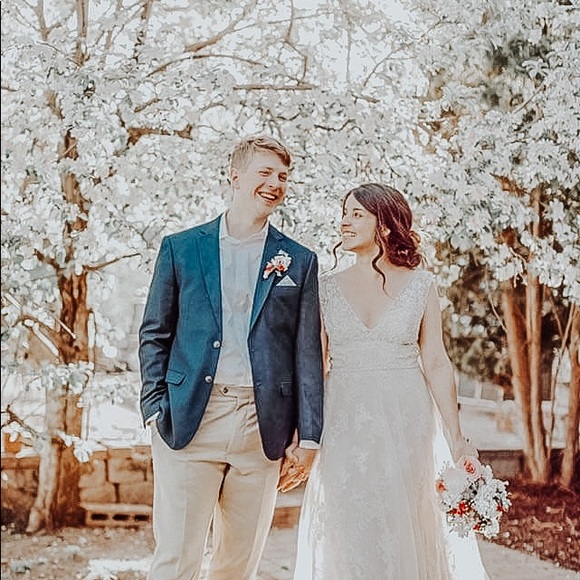 Meet your Posher, Beth - Picture 2 of 4